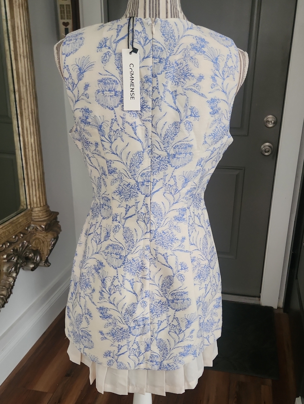 Commense Floral Printed Sleeveless Dress With Pleated Hem - Picture 5 of 8